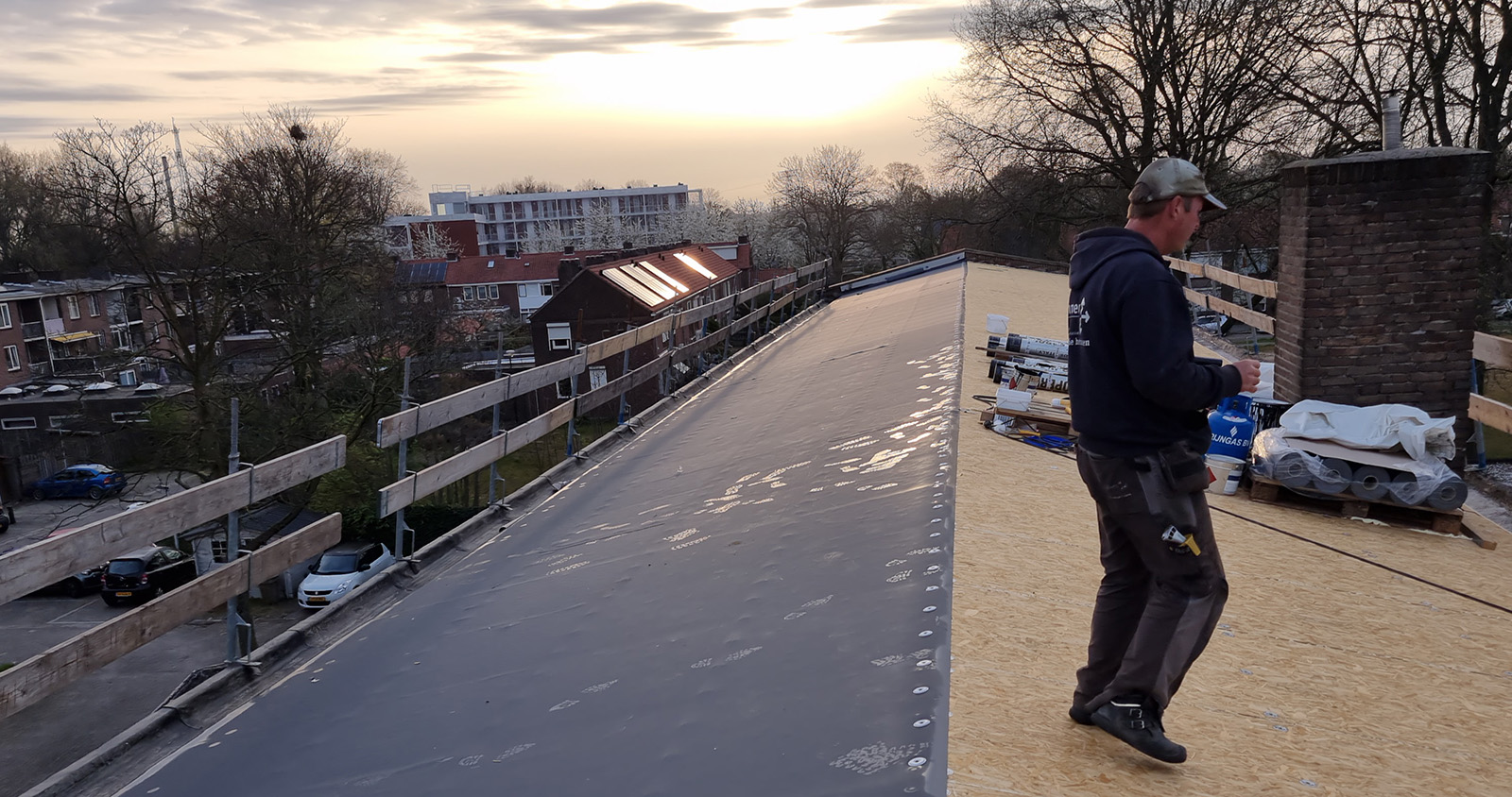 PVC daken Oss in combinatie met PV panelen – 250 m²