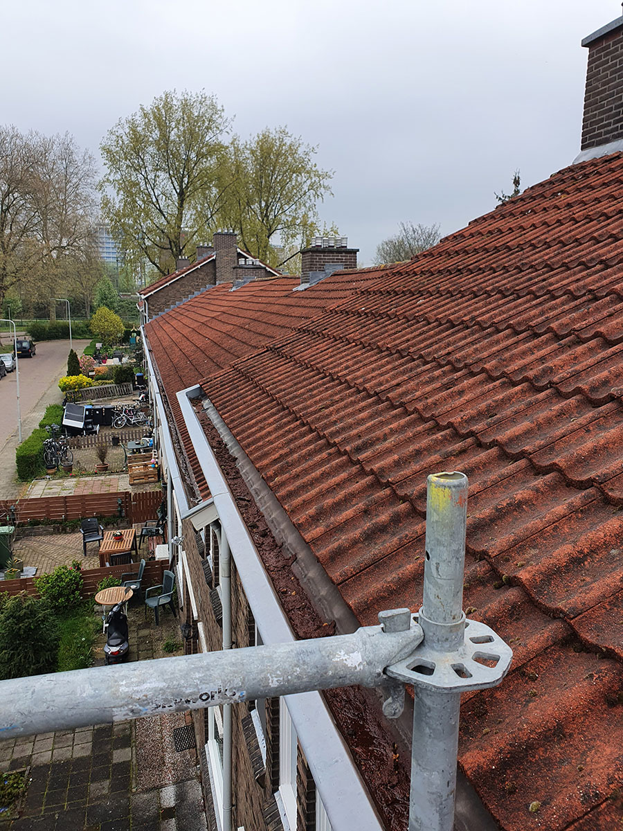 40 woningen renovatie hellende daken voor woningcorporatie