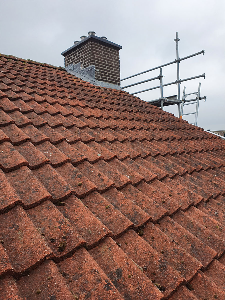 40 woningen renovatie hellende daken voor woningcorporatie