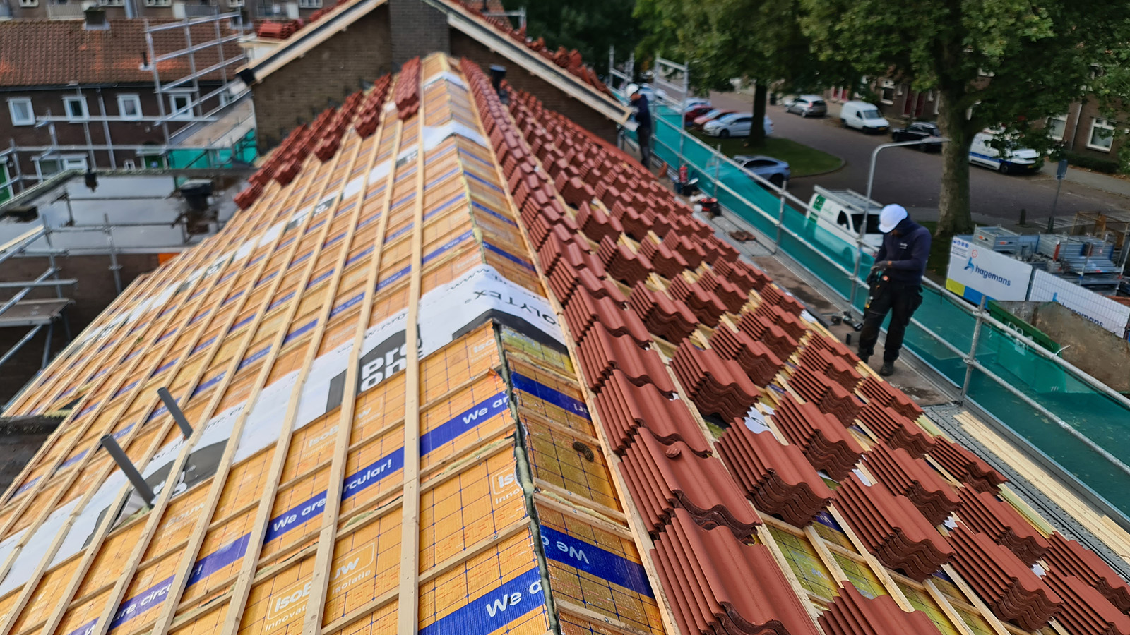 40 woningen renovatie hellende daken voor woningcorporatie