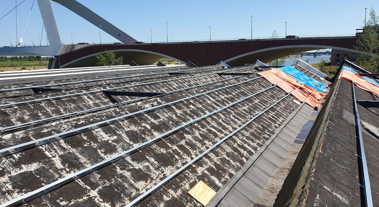 Dakrenovatie compleet Waalhalla – 2500 m²